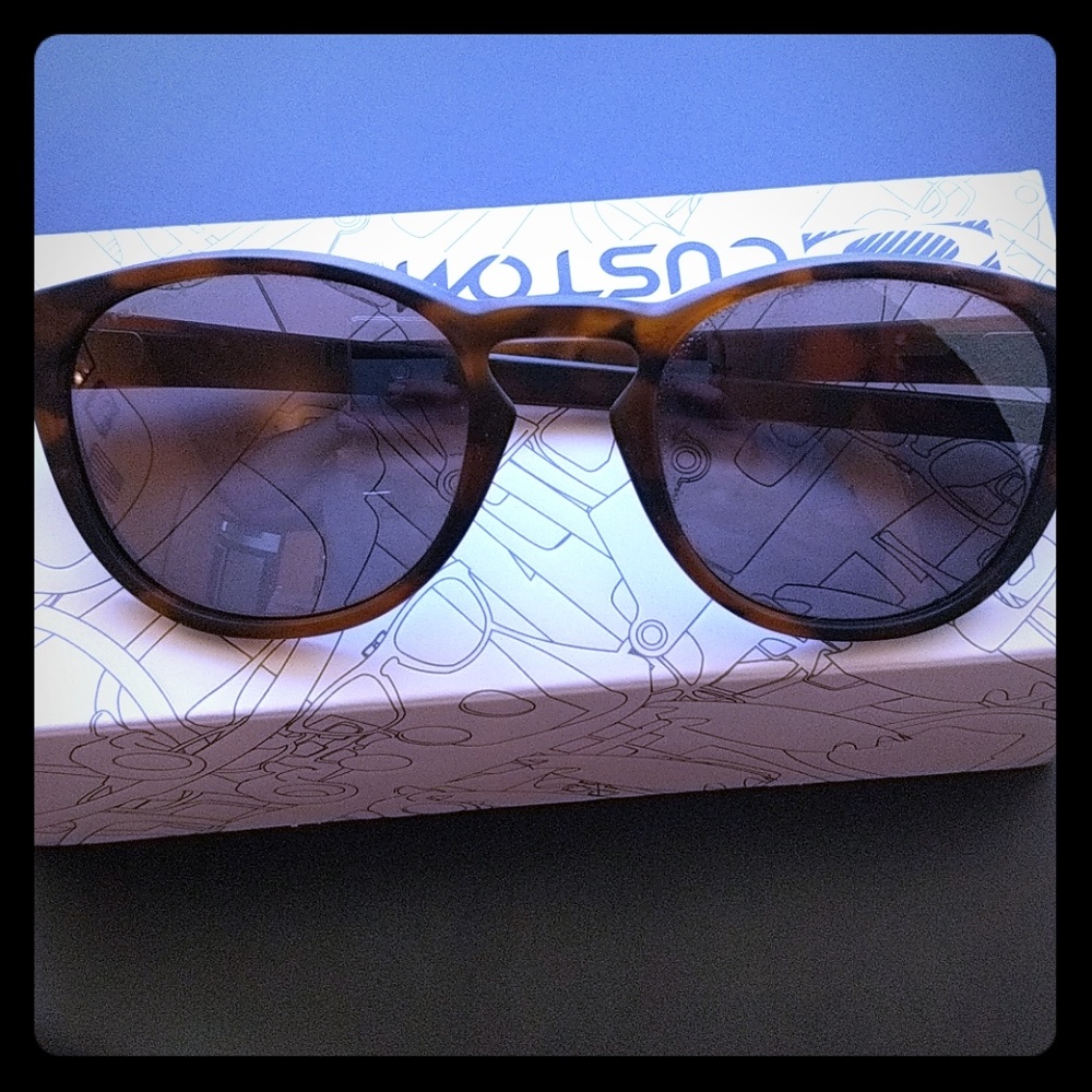 Oakley latch